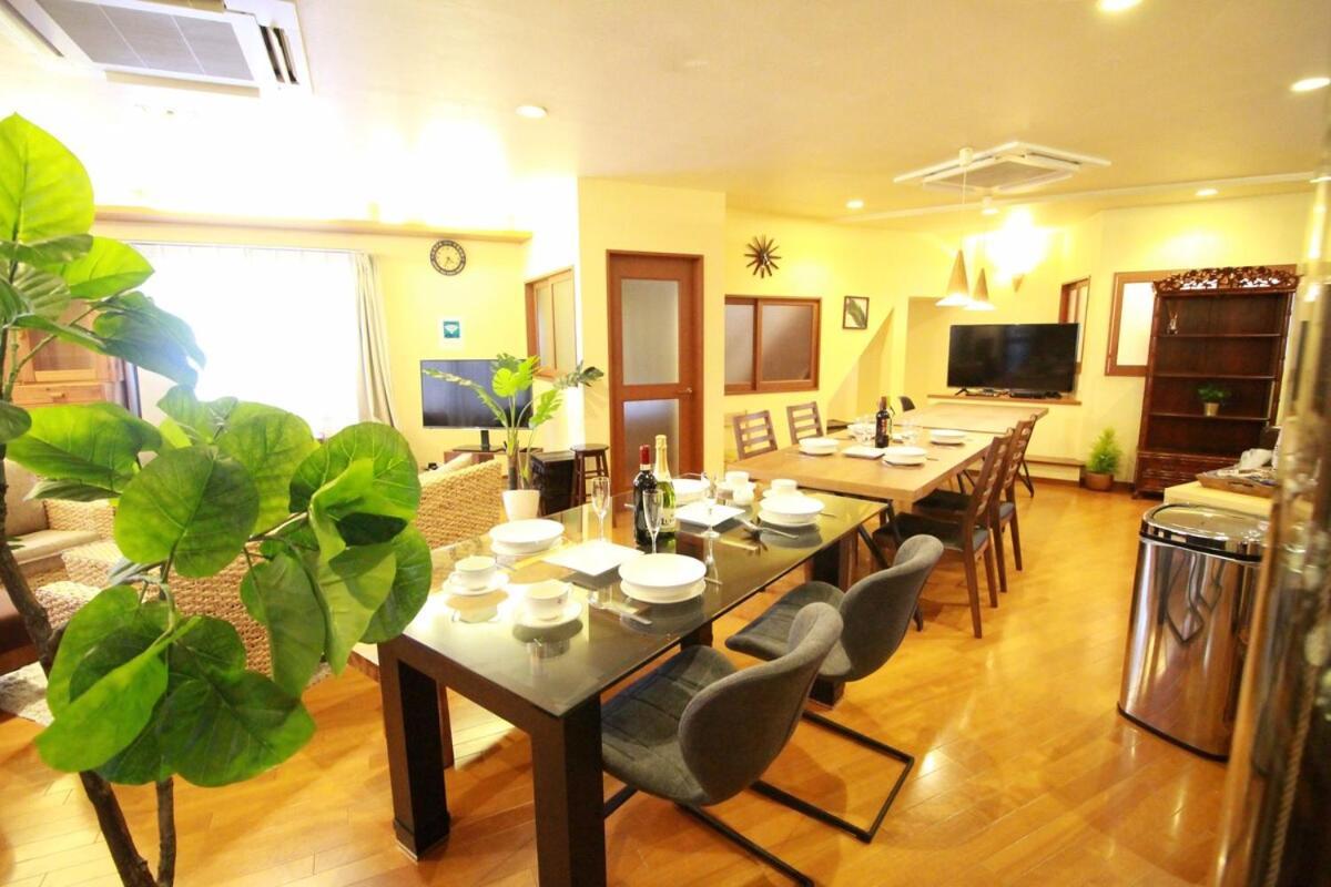 高級料亭のような雰囲気の宿。駅徒歩1分。最大21名様。友人や家族との素敵な時間に。無料wi-fi。 * Tóquio