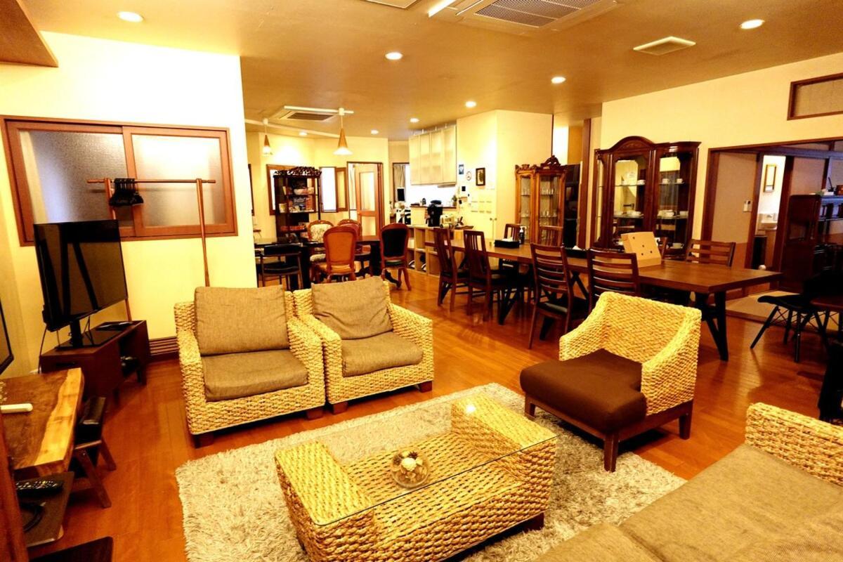 Apartamento 高級料亭のような雰囲気の宿。駅徒歩1分。最大21名様。友人や家族との素敵な時間に。無料wi-fi。 *